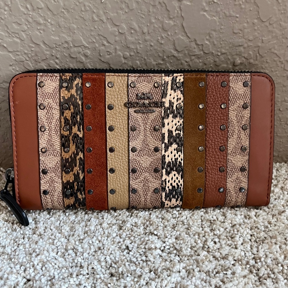 Coach Accordion Zip Wallet in Signature Canvas/Snakeskin/Stripe Multi
